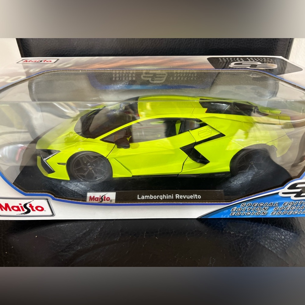 Lamborghini Revuelto Toy Car - Green